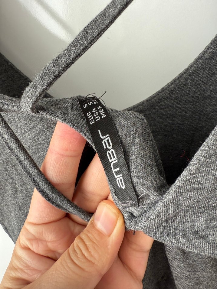 Gri Midi V Yaka İnce Askılı detaylı kısa kollu Elbise - Görsel 4