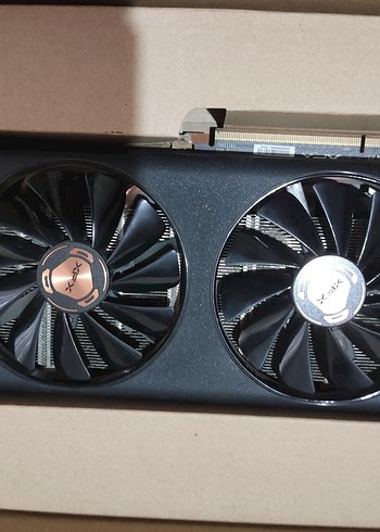 Siyah XFX Radeon RX 5500 XT 8GB Ekran Kartı - Görsel 3