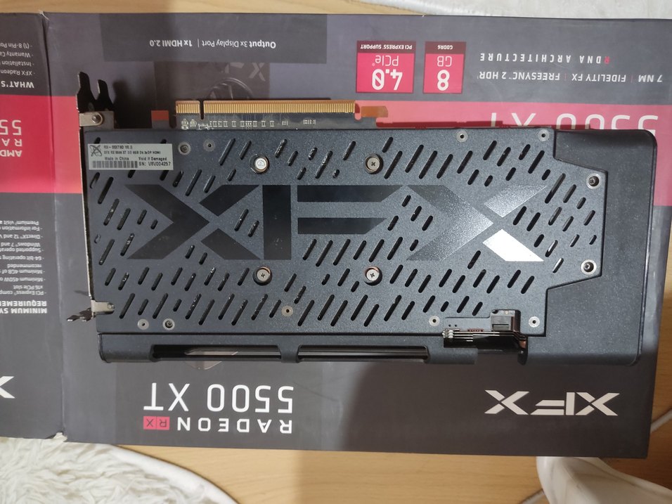 Siyah XFX Radeon RX 5500 XT 8GB Ekran Kartı - Görsel 2