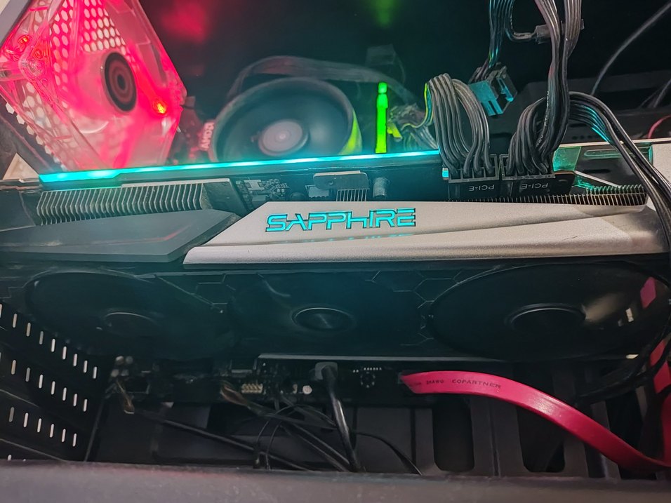 RX 5700 XT 8GB Ekran Kartı
fumark testi yapıldı kutu var - Görsel 3