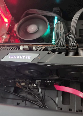 AMD Radeon RX 5700 XT 8GB Grafik Kartı - Görsel 4