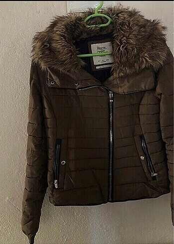 Bershka mont