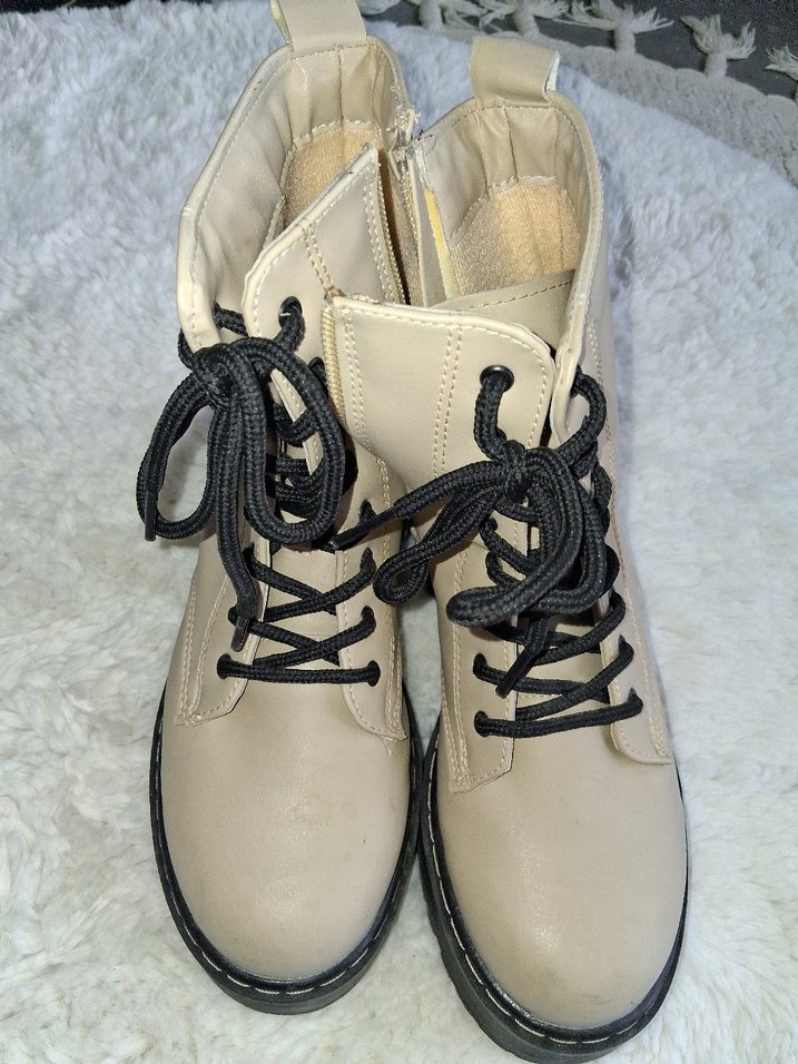 Bej Deri Kürklü Kadın Bot - Görsel 2