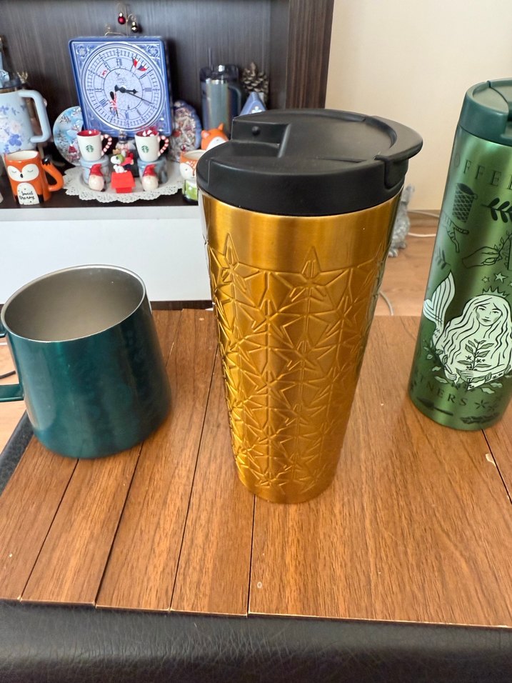 Starbucks Gold Renk Yeniyıl Termosu - Görsel 2