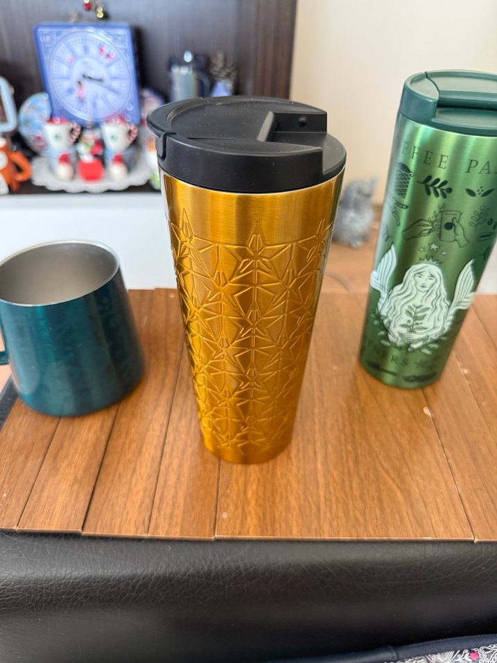 Starbucks Gold Renk Yeniyıl Termosu - Görsel 4