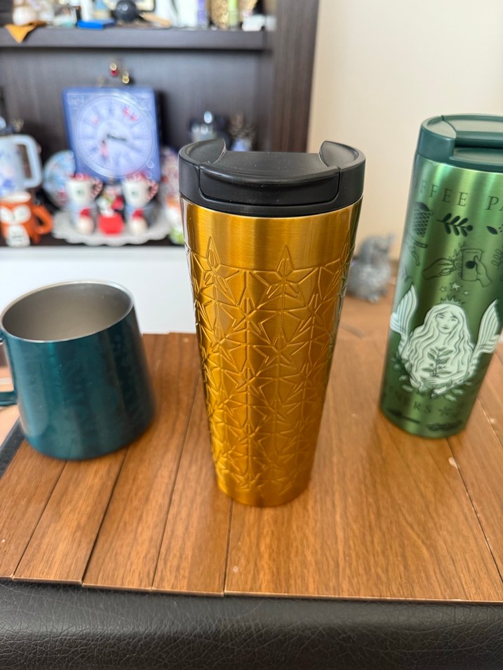 Starbucks Gold Renk Yeniyıl Termosu - Görsel 3