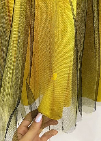 Siyah Dantel Detaylı Sarı Mini Abiye Elbise - Görsel 3