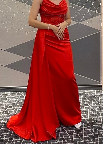 Kırmızı Drapeli Straplez Uzun Abiye Elbise - Görsel 2
