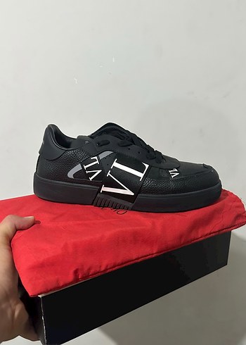 Valentino Siyah Deri Sneaker