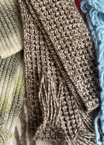 bebe mavisi yeşil acı kahve Krem karışımı atkı
3ü 250tl - Görsel 3