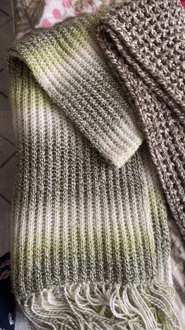 bebe mavisi yeşil acı kahve Krem karışımı atkı
3ü 250tl - Görsel 2