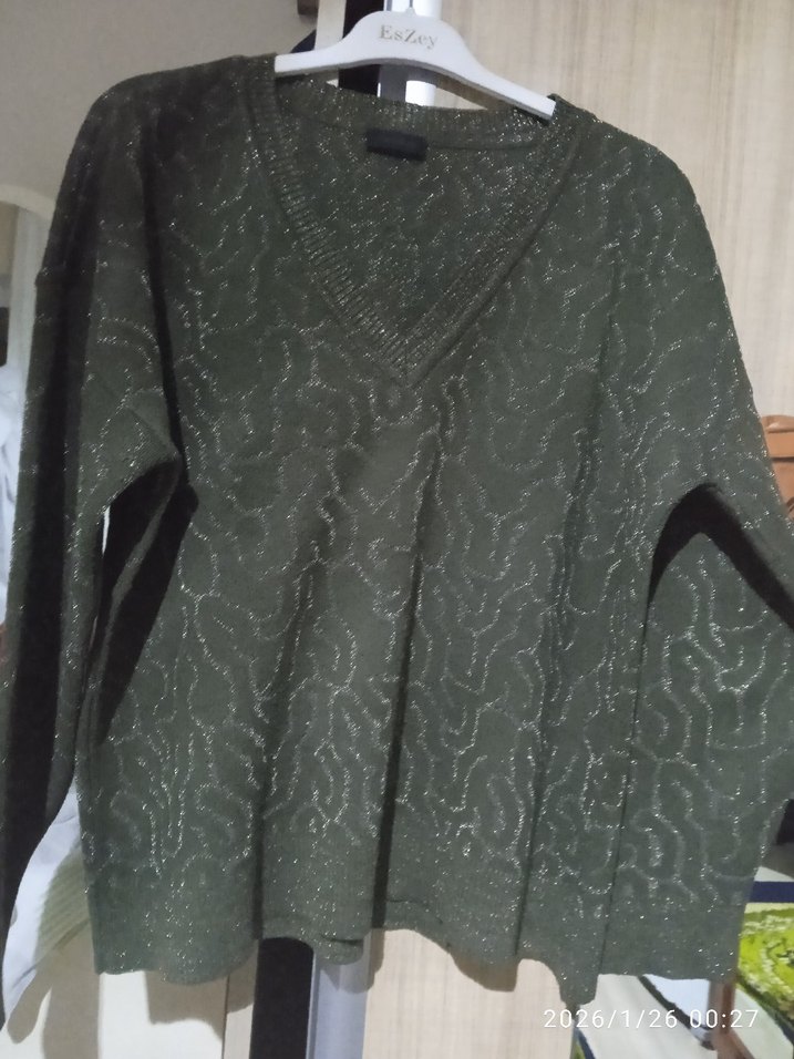 Kadın Gri V Yaka Triko Kazak Standart bedendir - Görsel 4