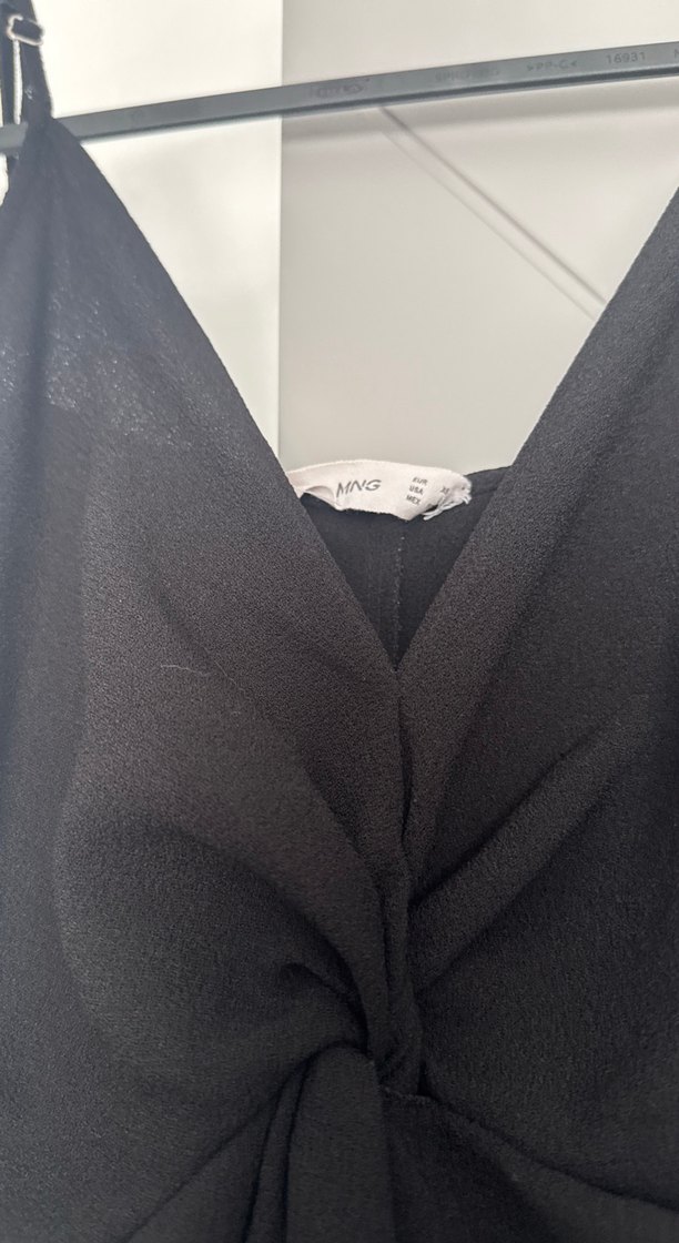 mango siyah Uzun Askılı V Yaka Yırtmaç detay Elbise - Görsel 4