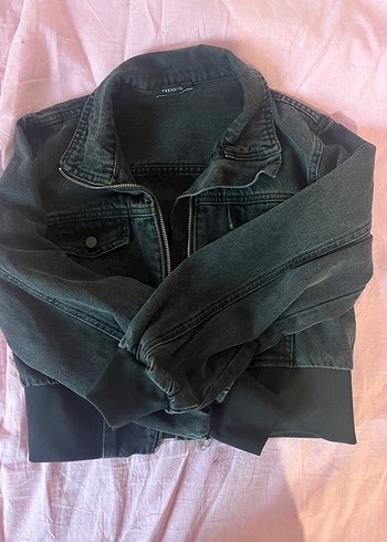 Siyah Fermuarlı Kadın Kot Ceket - Görsel 2