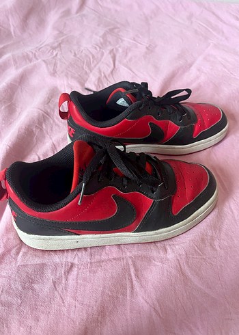 Kırmızı Siyah Bağcıklı Nike Spor Ayakkabı - Görsel 2