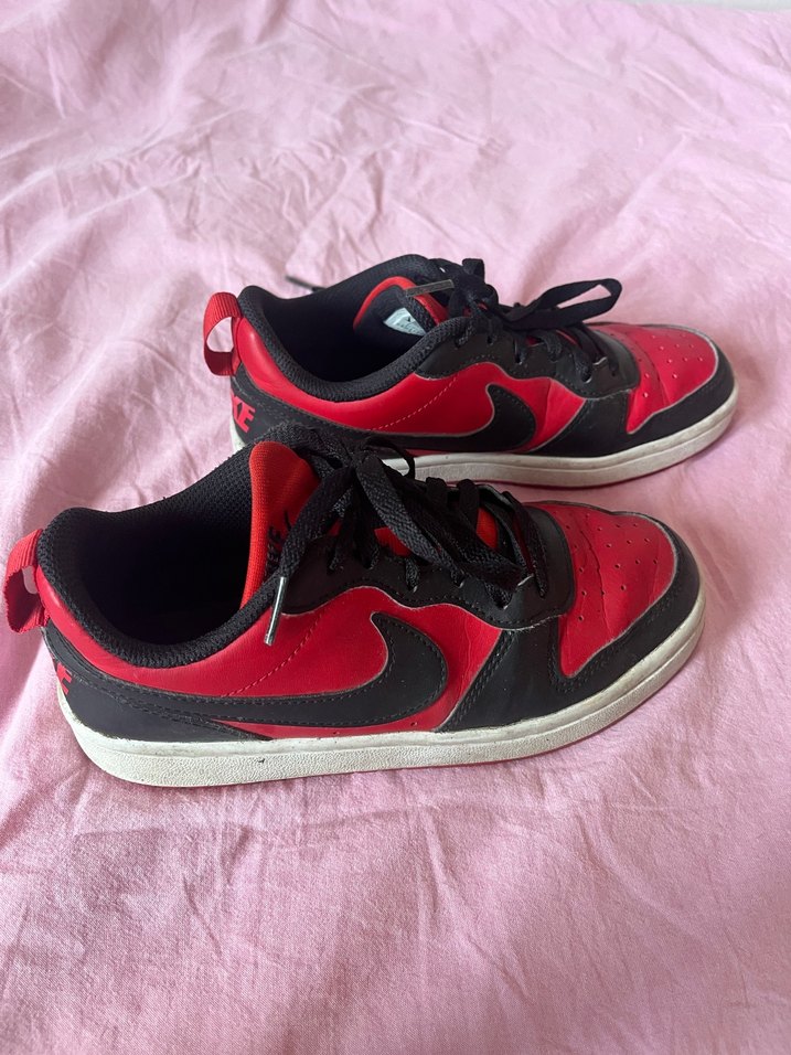 Kırmızı Siyah Bağcıklı Nike Spor Ayakkabı - Görsel 2