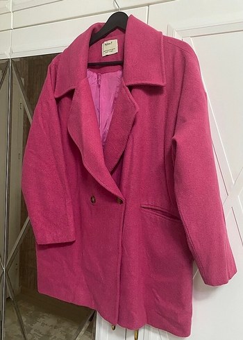 Pembe Düğmeli Midi Kadın Kaban - Görsel 3