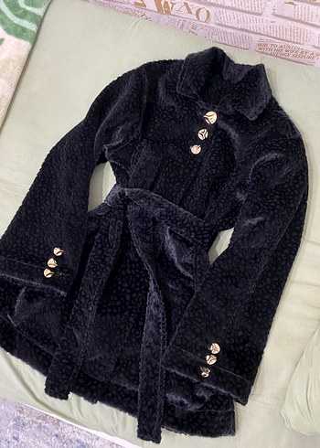 Düğmeli Siyah Midi Kaban - Görsel 3