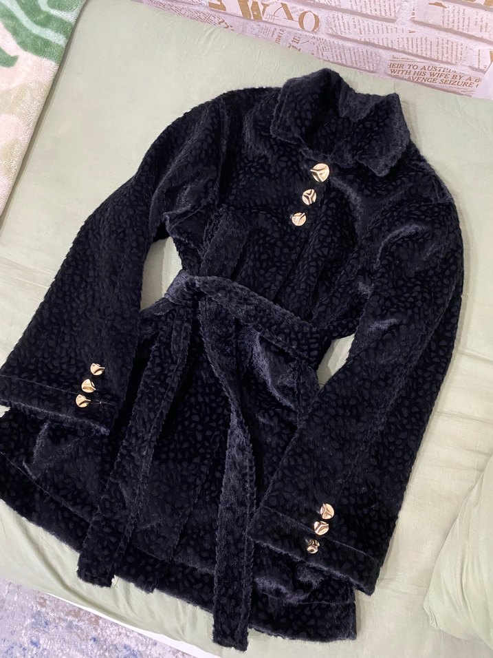 Düğmeli Siyah Midi Kaban - Görsel 3