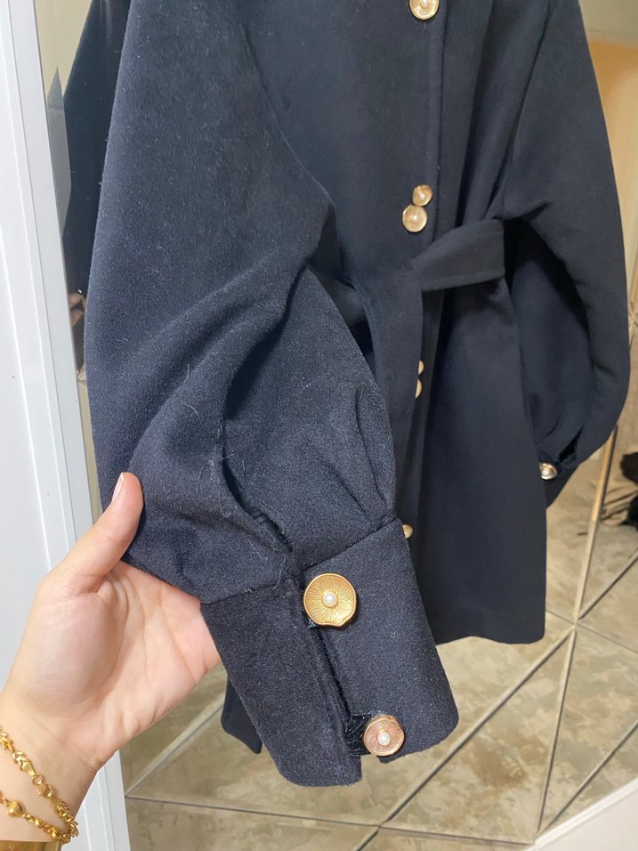 Düğmeli Siyah Mini Kadın Kaban - Görsel 4