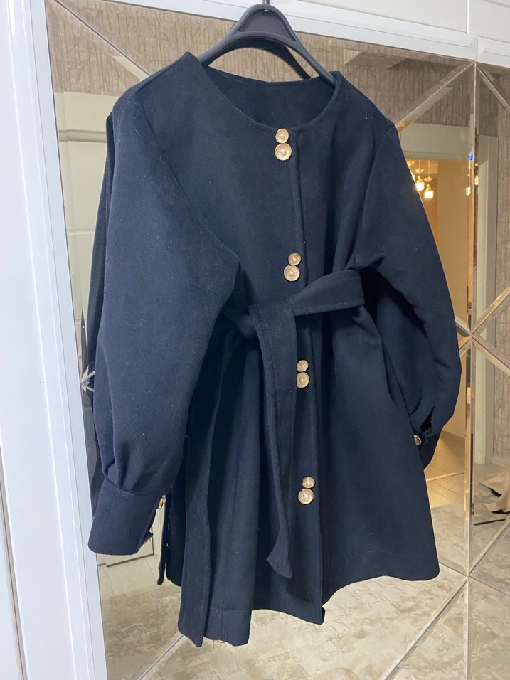 Düğmeli Siyah Mini Kadın Kaban - Görsel 3