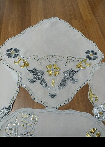 Nakışlı Beyaz Masa Örtüsü Seti - Görsel 2