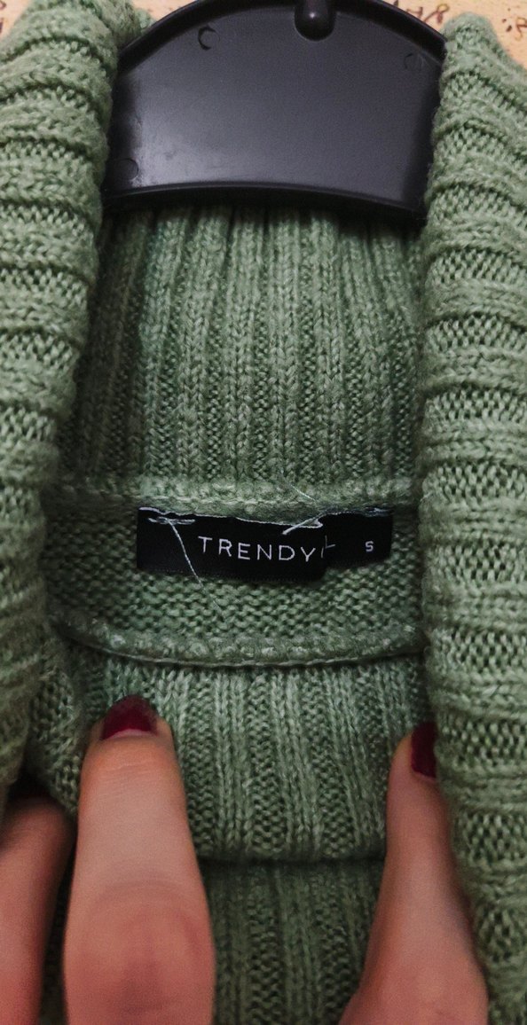 Yeşil Yünlü Boğazlı Kadın Kazak - Görsel 2