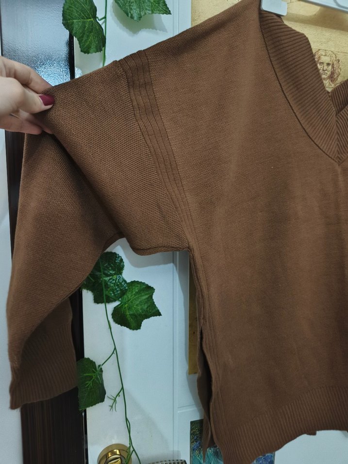 Kahverengi V Yaka Oversize Örgü Kadın Kazak - Görsel 2