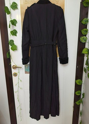 Siyah Uzun Kemerli Tesettür Kadın Kaban - Görsel 2