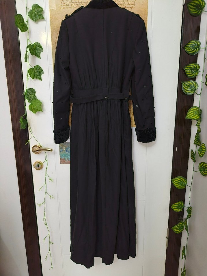 Siyah Uzun Kemerli Tesettür Kadın Kaban - Görsel 2