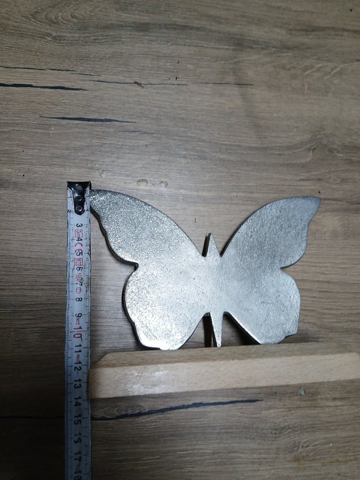 Ahşap Tabanlı Gri Kelebek Figür - Görsel 2