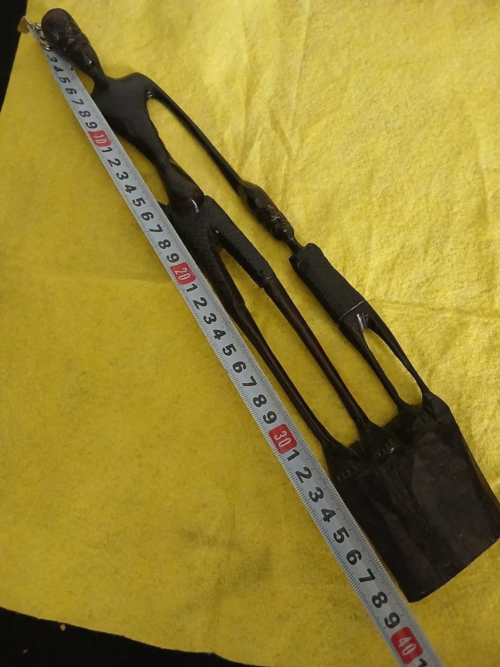 El Yapımı Siyah Ahşap Figürin - Görsel 2