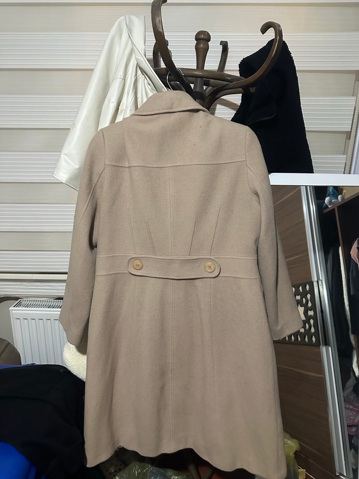 Bej Düğmeli Kadın Kaban - Görsel 2