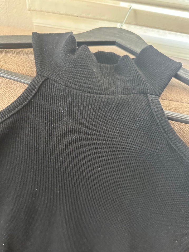 Kadın Siyah Yüksek Yaka Omuz Dekolteli Triko - Görsel 4