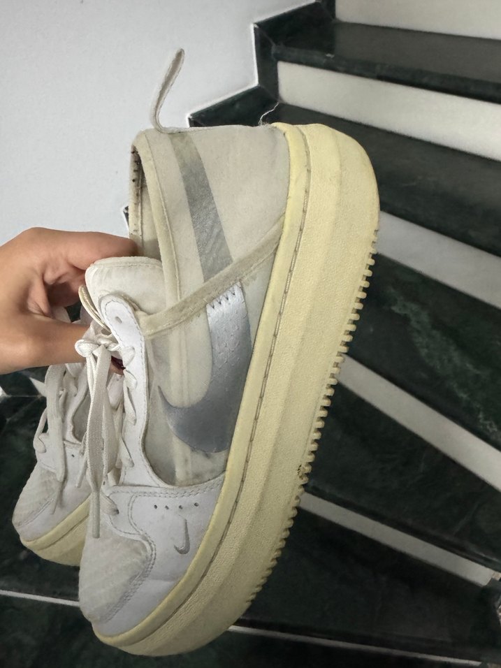 Nike spor ayakkabı 40 numara Düz Tabanlı Rahat Tasarım - Görsel 3