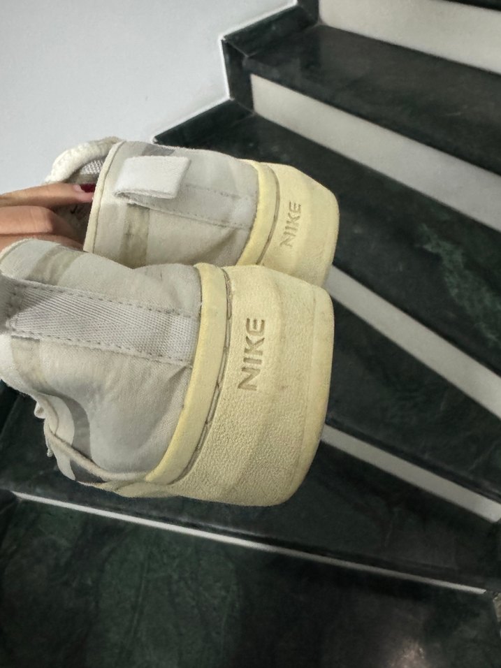 Nike spor ayakkabı 40 numara Düz Tabanlı Rahat Tasarım - Görsel 4