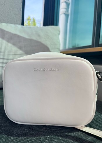 Beden Beyaz Calvin Klein Jeans Kadın Çapraz Çanta