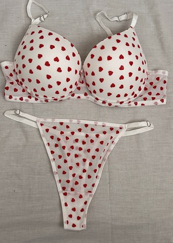Kırmızı Kalp Baskılı Beyaz Sütyen ve Külot - Görsel 2