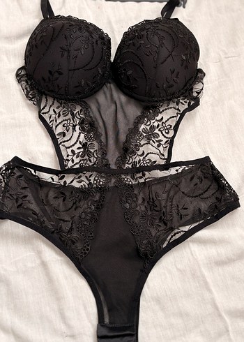 Nakışlı Siyah Gotik Sütyen Takımı - Görsel 3