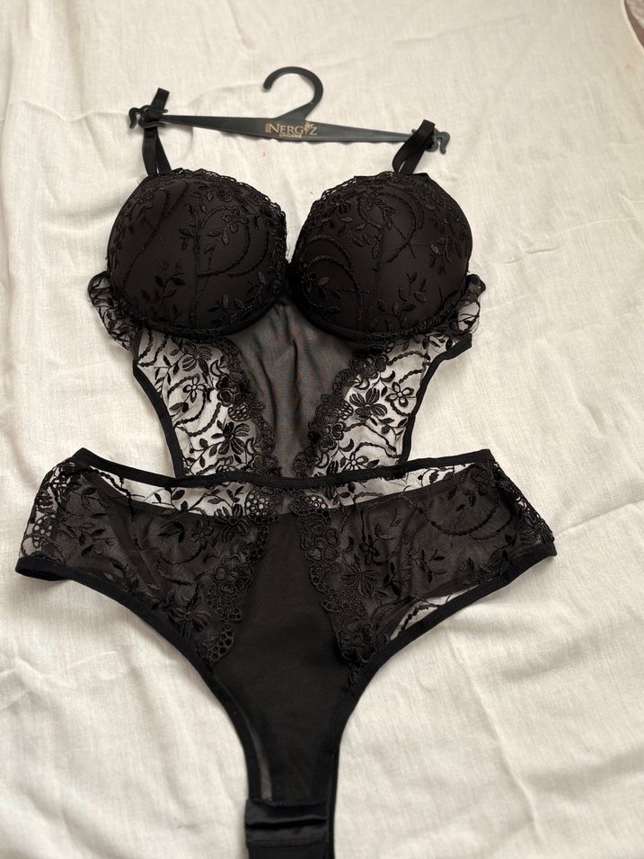 Nakışlı Siyah Gotik Sütyen Takımı - Görsel 2