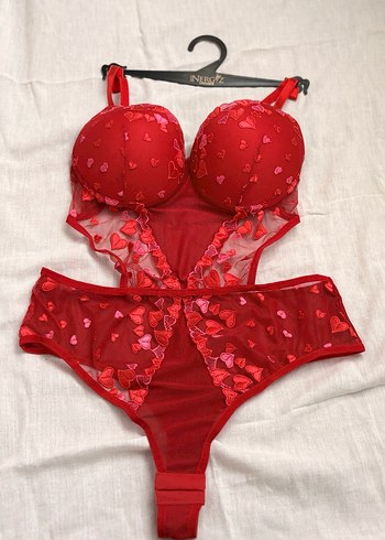 Nakışlı Kırmızı Pop Kültür Sütyen Takımı - Görsel 2