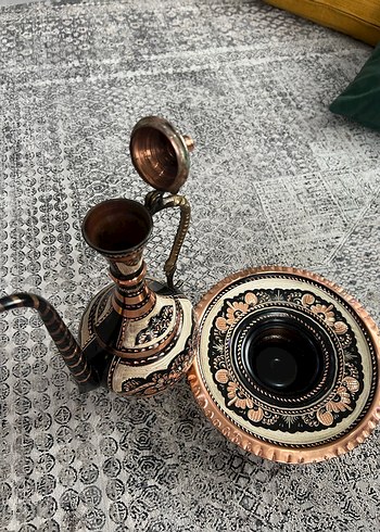 Koyu Camel Renkli İşlemeli Bakır Demlik ve tabağı - Görsel 5