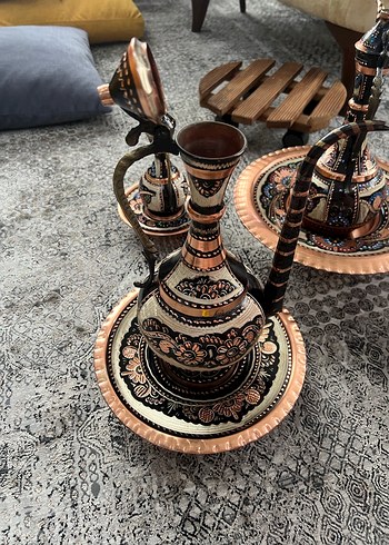 Koyu Camel Renkli İşlemeli Bakır Demlik ve tabağı - Görsel 3