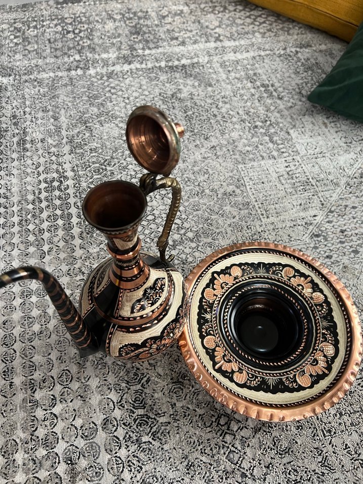 Koyu Camel Renkli İşlemeli Bakır Demlik ve tabağı - Görsel 5