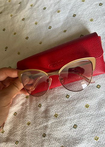 Guess marka Kadın Gözlüğü - Görsel 8