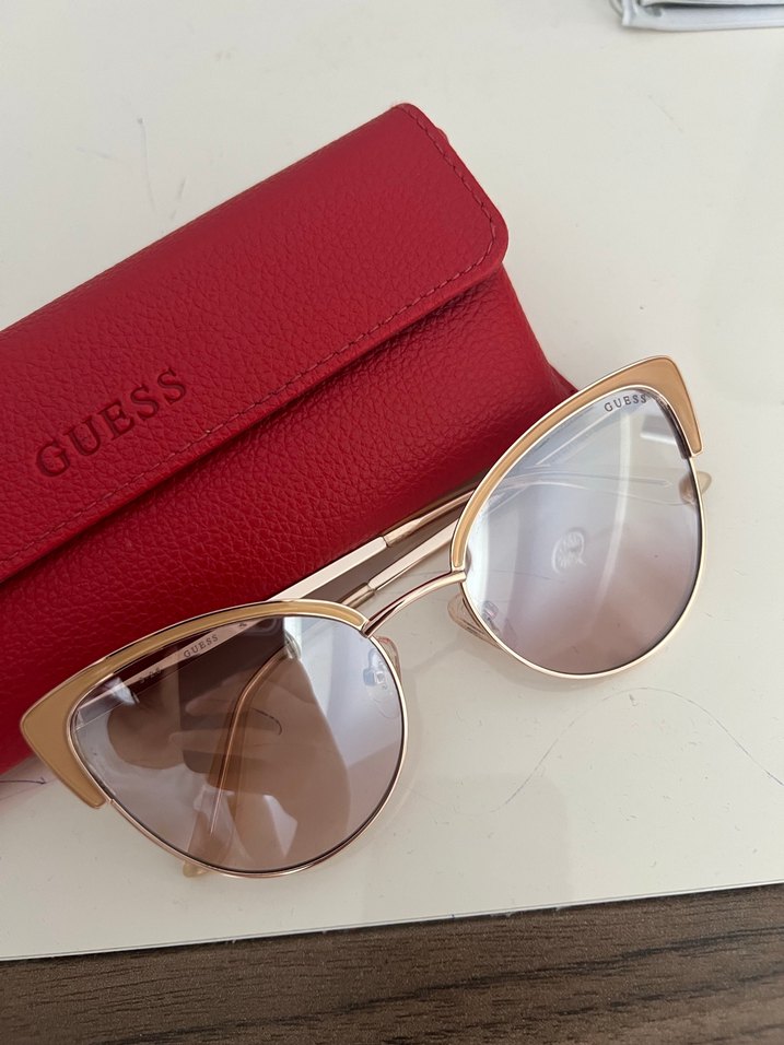 Guess marka Kadın Gözlüğü - Görsel 2