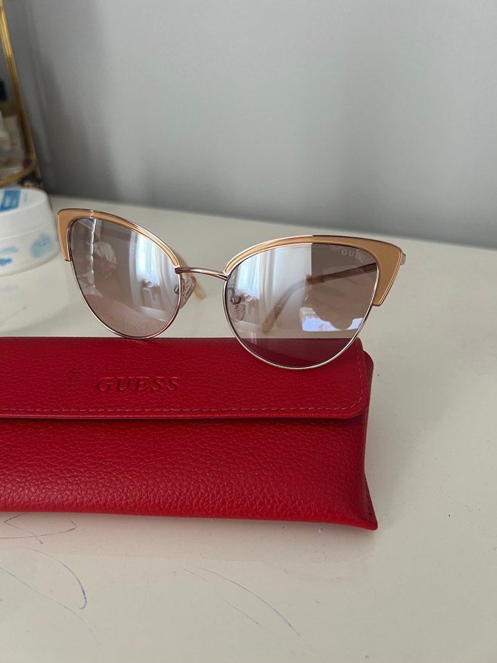 Guess marka Kadın Gözlüğü - Görsel 3