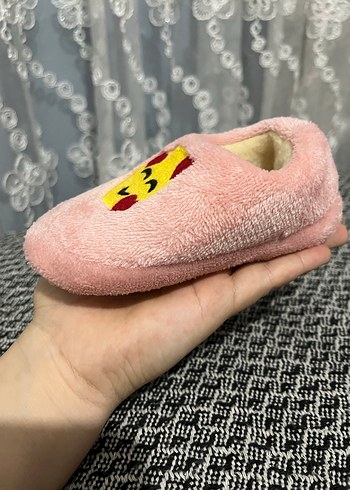 Nakışlı Kalp Desenli Kız Çocuk Ev Terliği - Görsel 2