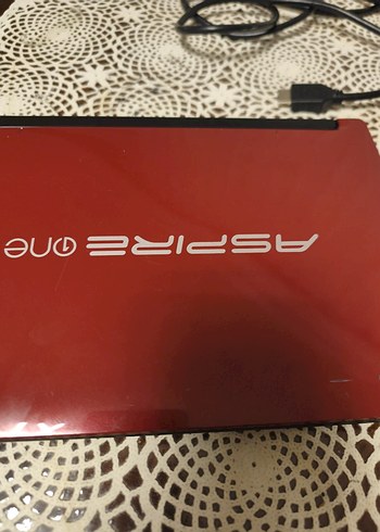 Kırmızı Acer Dizüstü Bilgisayar - Görsel 3