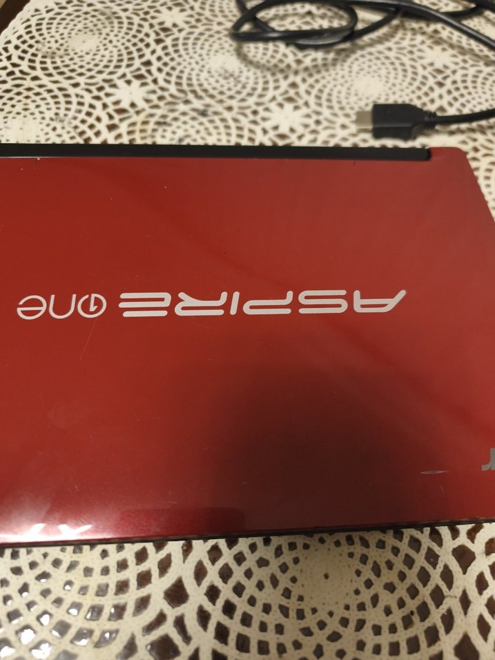 Kırmızı Acer Dizüstü Bilgisayar - Görsel 3